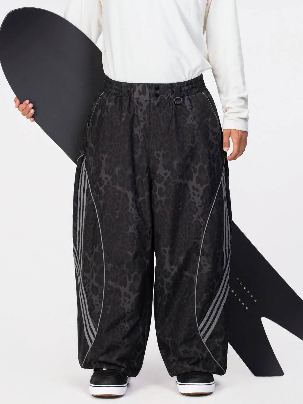 Men's Nightline Park Rider Reflective Curve Baggy Snow Pants - Image 13