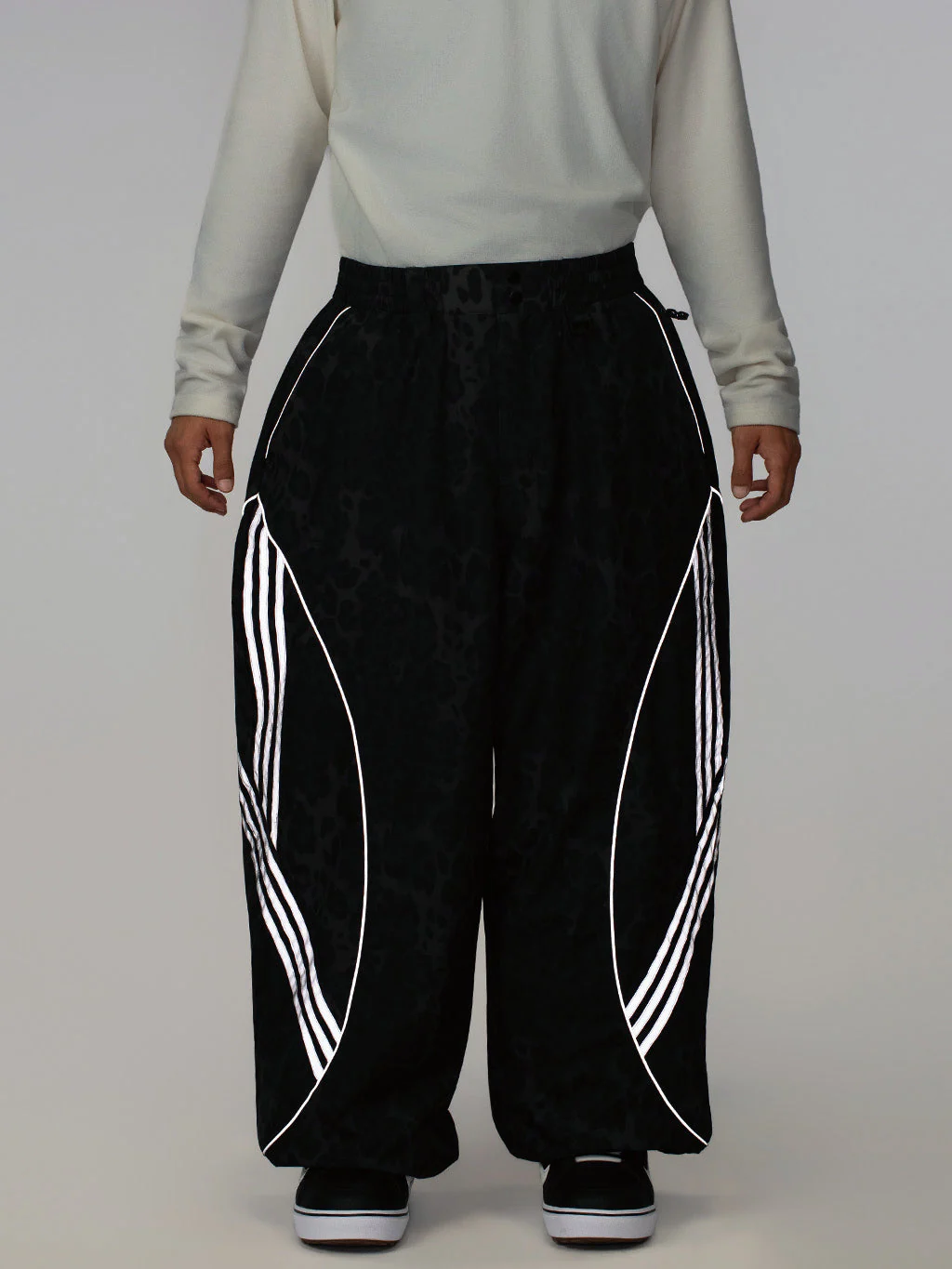 Men's Nightline Park Rider Reflective Curve Baggy Snow Pants - Image 9