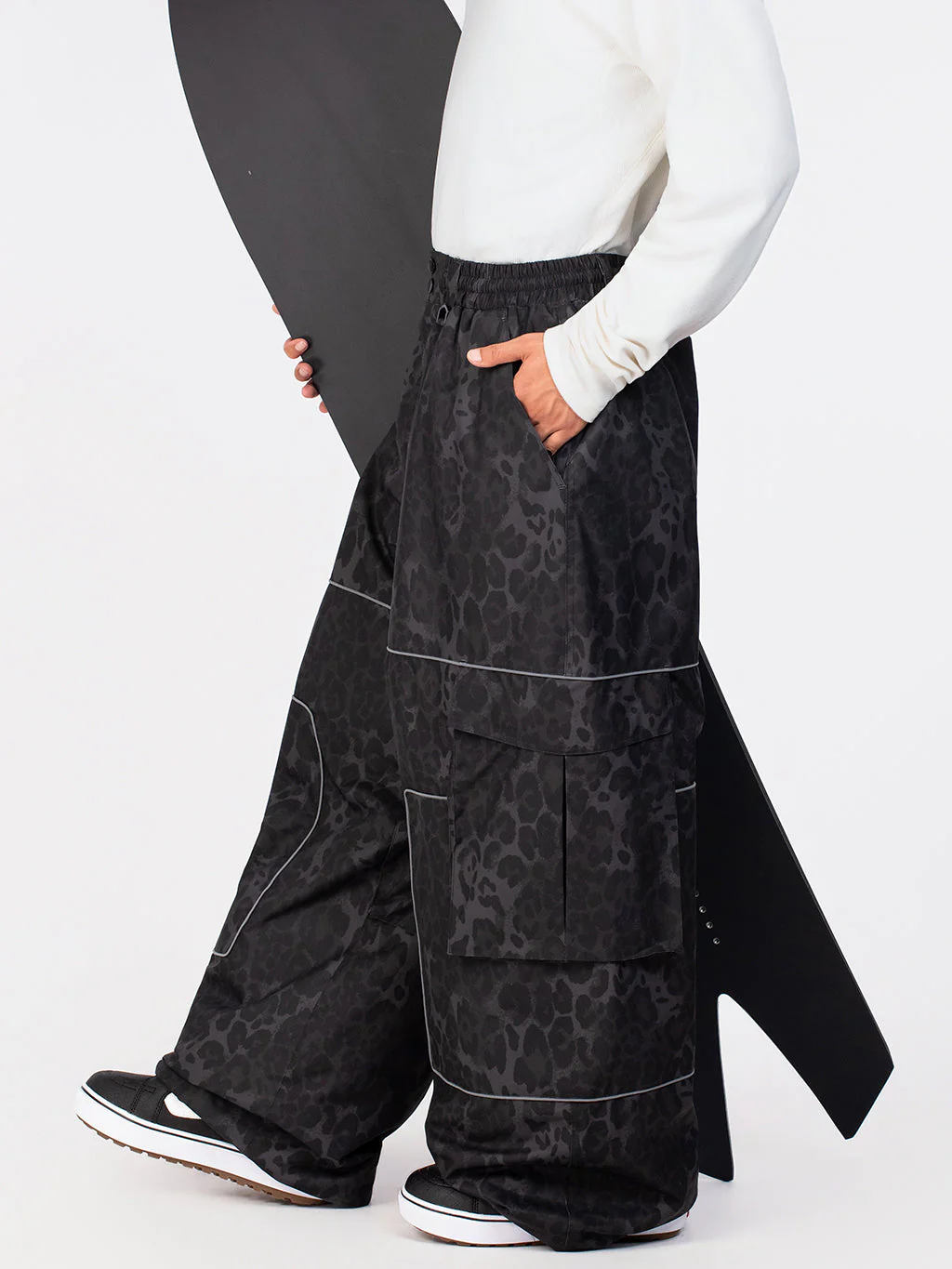Men's Nightline Park Rider Reflective Trim Cargo Pockets Baggy Snow Pants - Image 24