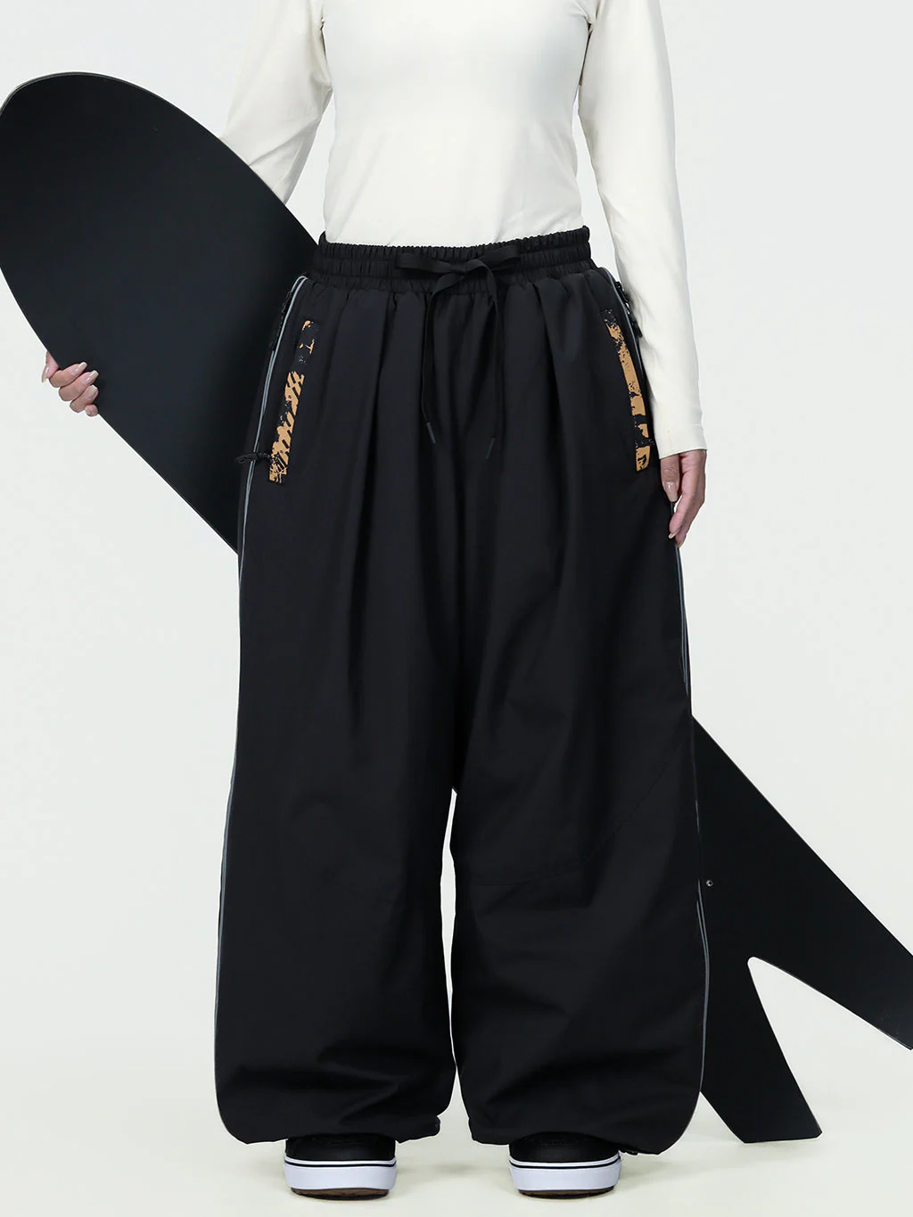 Women's Hyper Flux Side Zip Graffiti Panel Extra Baggy Freestyle Snow Pants - Image 4