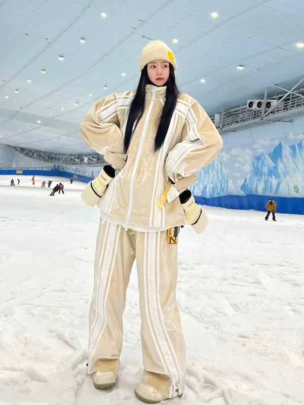 Women's North White Velvet Snow Jacket & Pants Set - Image 7